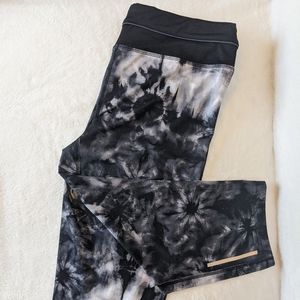 Danskin Now Athletic Capris